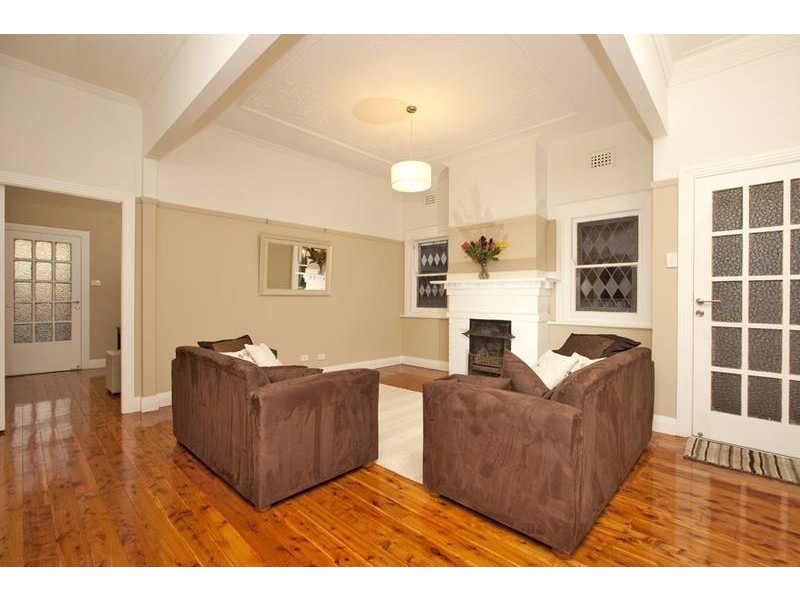 30 Woodstock Street, Mayfield NSW 2304