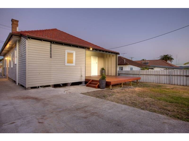 30 Woodstock Street, Mayfield NSW 2304