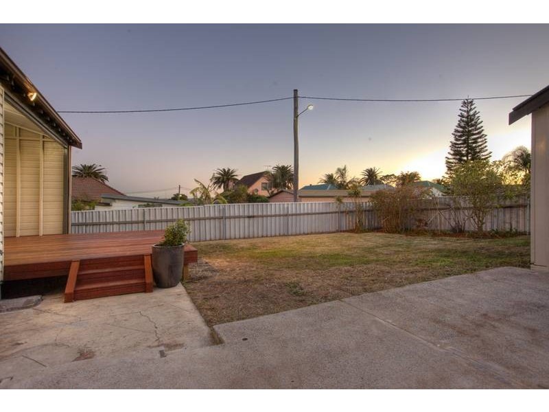 30 Woodstock Street, Mayfield NSW 2304