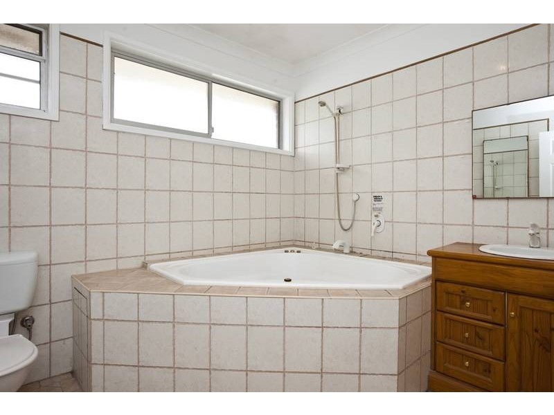 32 Morton Parade, Rankin Park NSW 2287