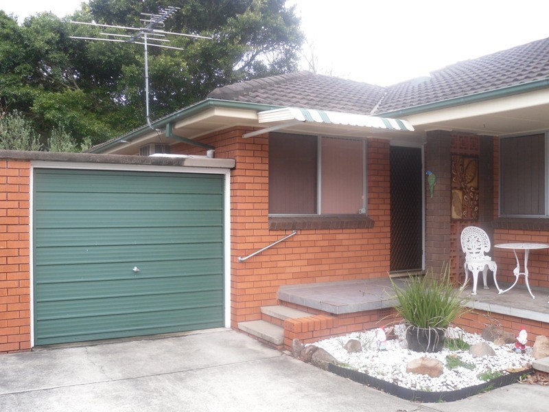 4/207 Beaumont Street, Hamilton South NSW 2303