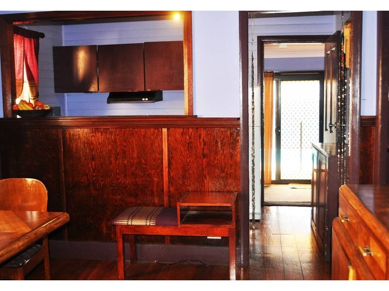 8 THOMAS ST, Mayfield NSW 2304