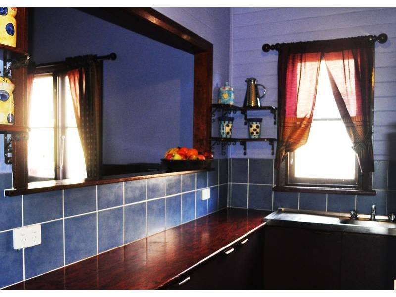 8 THOMAS ST, Mayfield NSW 2304