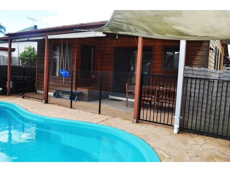 8 THOMAS ST, Mayfield NSW 2304