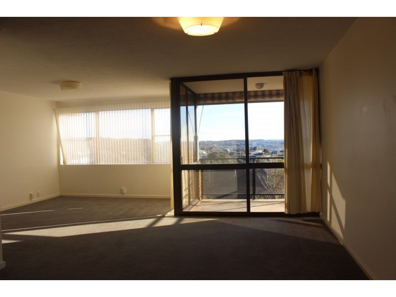 4/6 MEMORIAL DR, The Hill NSW 2300