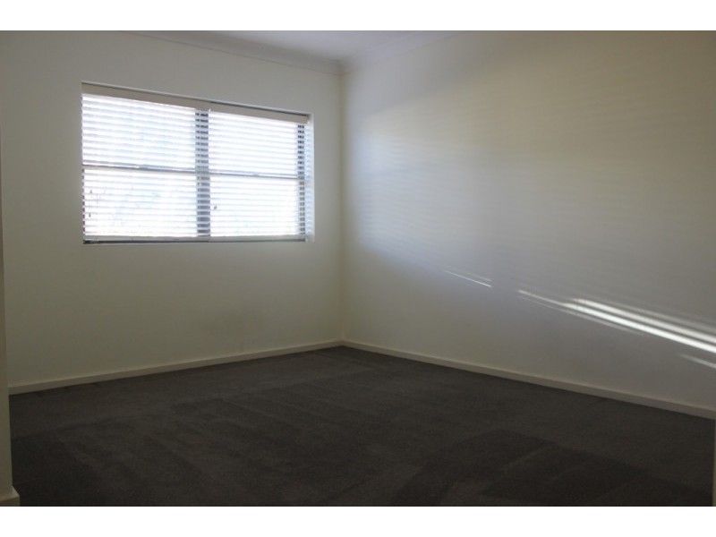 4/6 MEMORIAL DR, The Hill NSW 2300