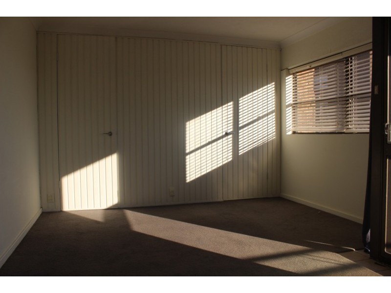 4/6 MEMORIAL DR, The Hill NSW 2300