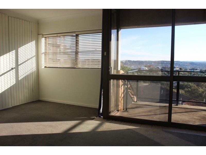 4/6 MEMORIAL DR, The Hill NSW 2300