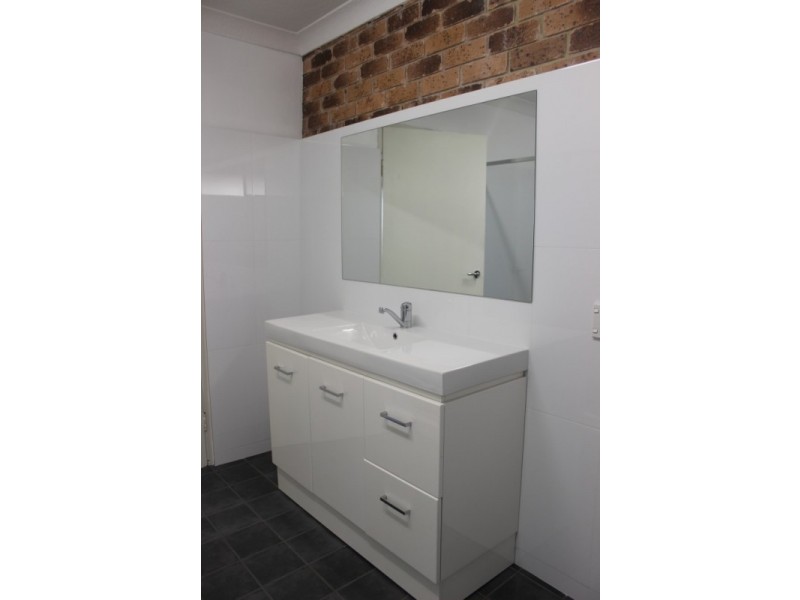 4/6 MEMORIAL DR, The Hill NSW 2300