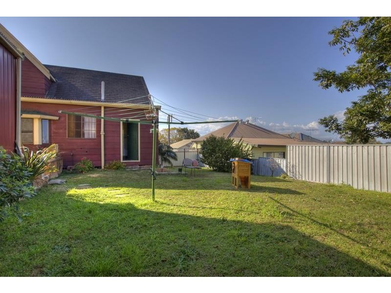 82 Barton Street, Mayfield NSW 2304