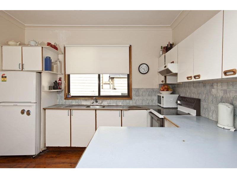 37 Maud Street, Mayfield West NSW 2304