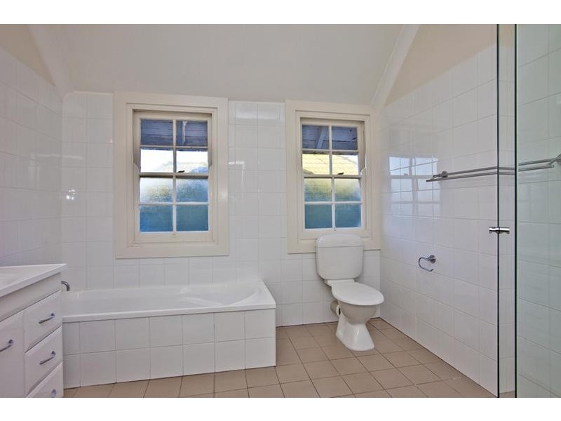 13 Helen Street, Merewether NSW 2291