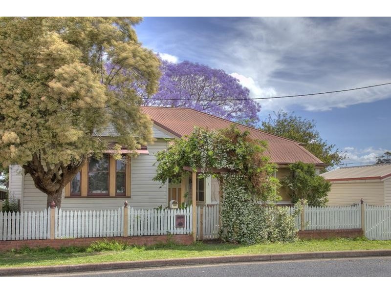 1 Frederick Street, Waratah NSW 2298