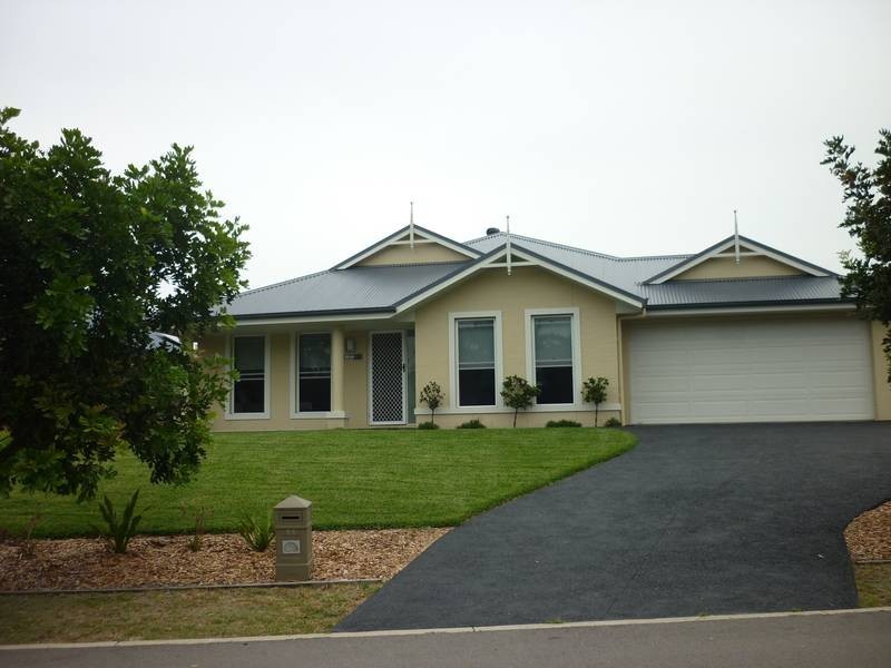 14 PAPERBARK CCT, Fern Bay NSW 2295