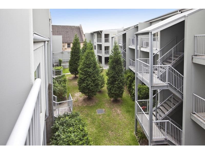 202/5 Tudor Street, Newcastle West NSW 2302