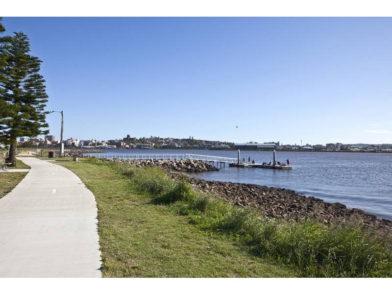 37 Fullerton Street, Stockton NSW 2295