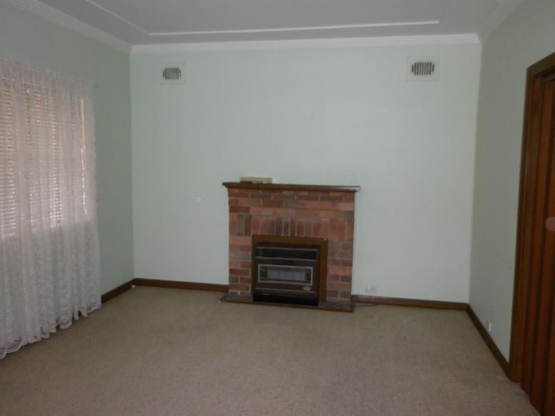 8 QUEEN ST, Waratah West NSW 2298