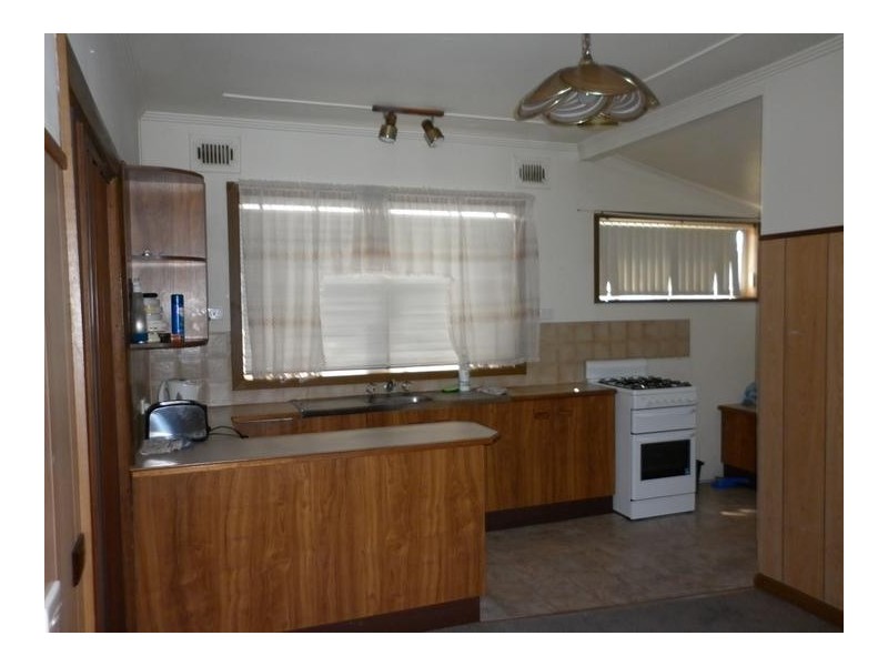8 QUEEN ST, Waratah West NSW 2298