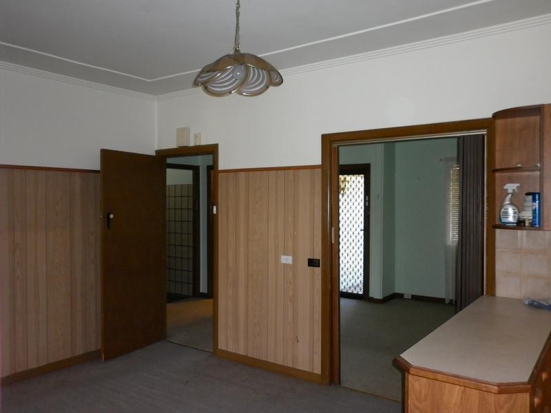 8 QUEEN ST, Waratah West NSW 2298
