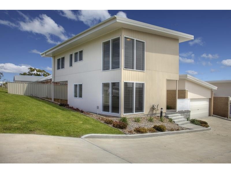 23/4 CRAWFORD LANE, Mount Hutton NSW 2290