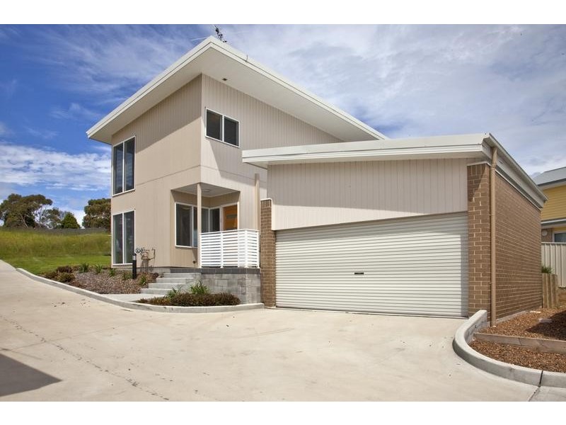 23/4 CRAWFORD LANE, Mount Hutton NSW 2290