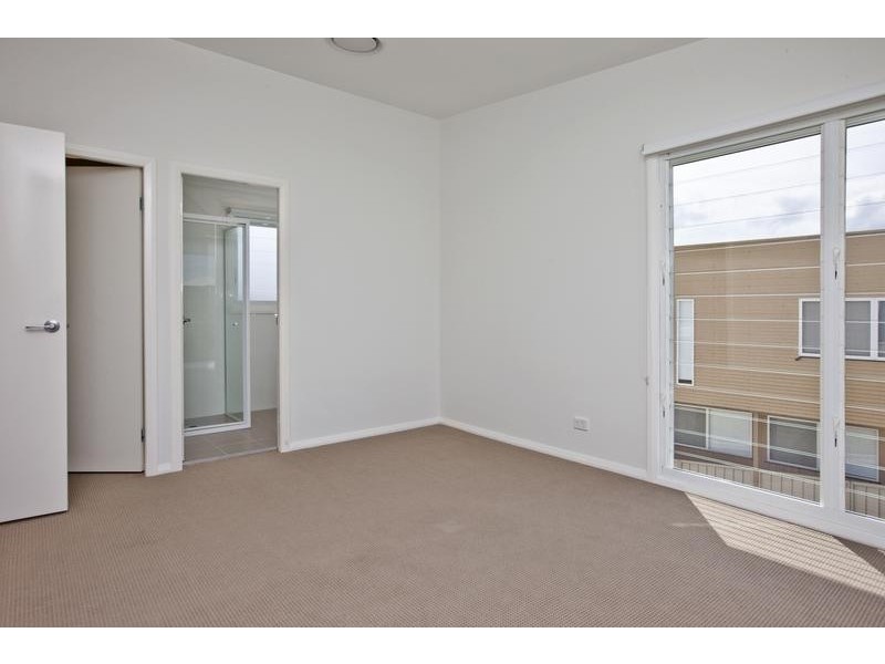 23/4 CRAWFORD LANE, Mount Hutton NSW 2290