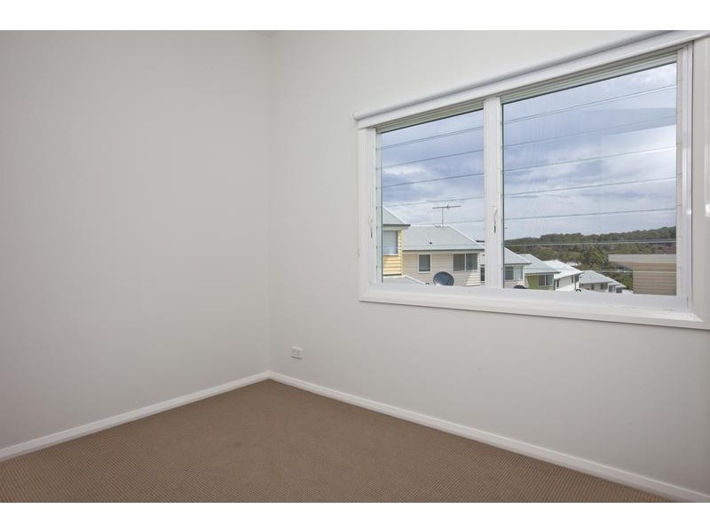 23/4 CRAWFORD LANE, Mount Hutton NSW 2290