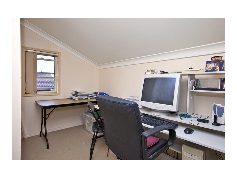 2/13 Floribunda Close, Warabrook NSW 2304