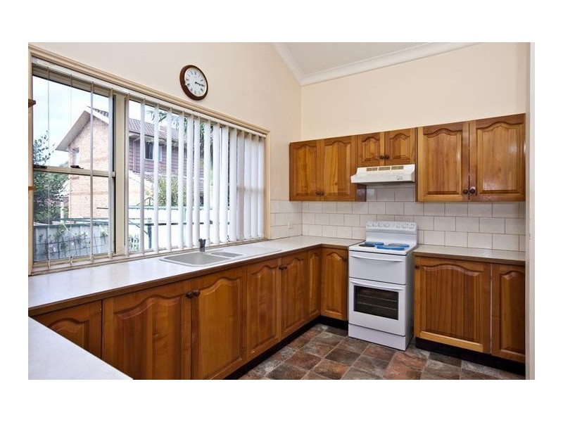 2/13 Floribunda Close, Warabrook NSW 2304