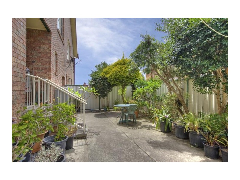 2/13 Floribunda Close, Warabrook NSW 2304