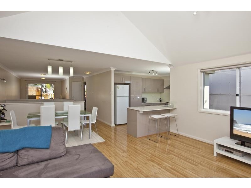 2/69 Frederick Street, Merewether NSW 2291