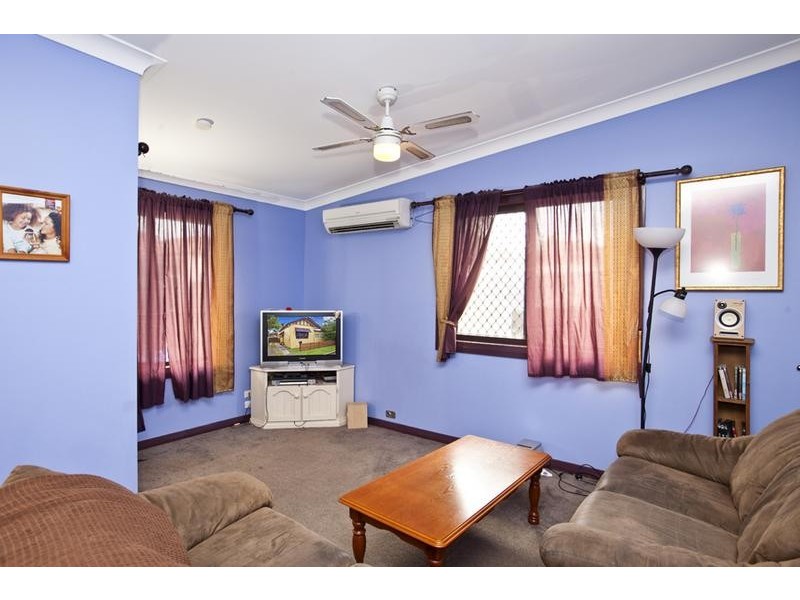 8 Thomas Street, Mayfield NSW 2304