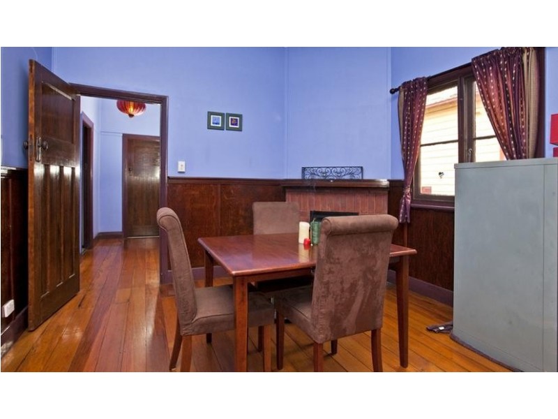 8 Thomas Street, Mayfield NSW 2304