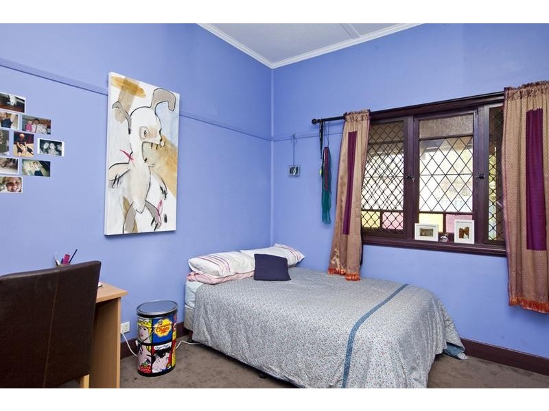 8 Thomas Street, Mayfield NSW 2304