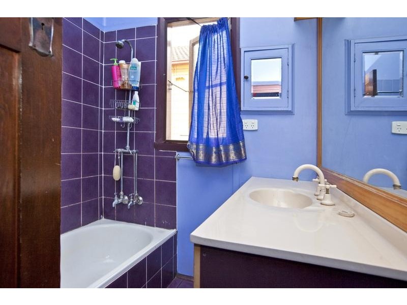 8 Thomas Street, Mayfield NSW 2304
