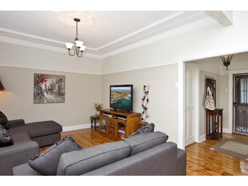 33 Lambton Road, Waratah NSW 2298