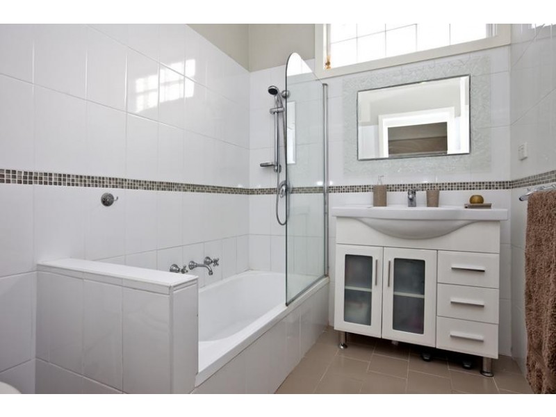 33 Lambton Road, Waratah NSW 2298