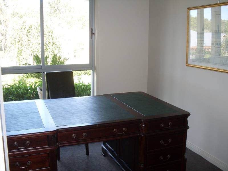 2 BELLBIRD CLOSE, Fletcher NSW 2287