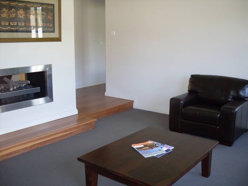 2 BELLBIRD CLOSE, Fletcher NSW 2287