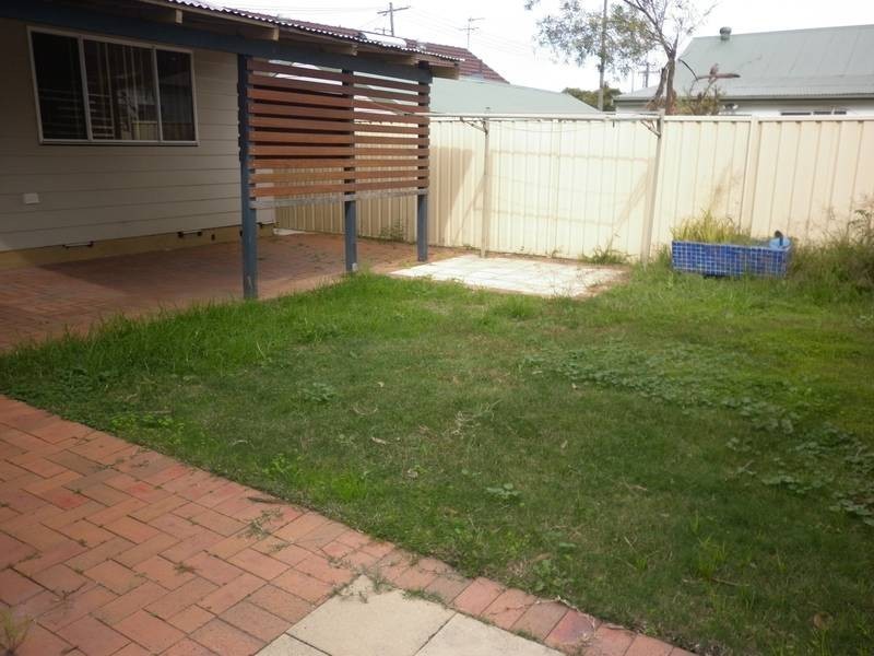 37 NELSON ST, Mayfield NSW 2304