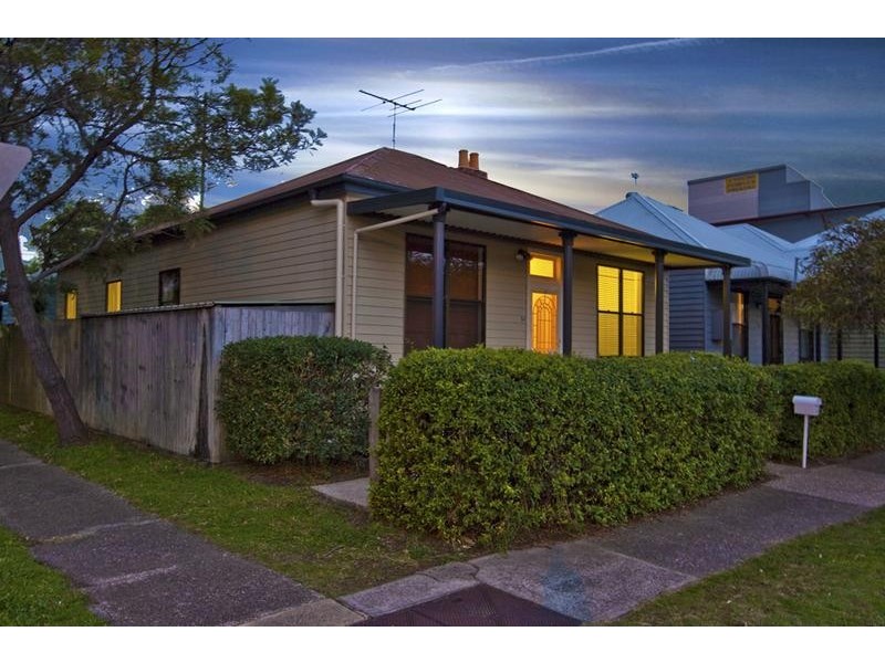 34 Lindsay Street, Hamilton NSW 2303