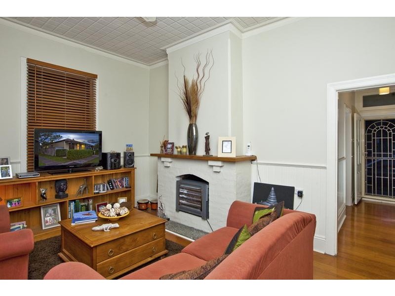 34 Lindsay Street, Hamilton NSW 2303