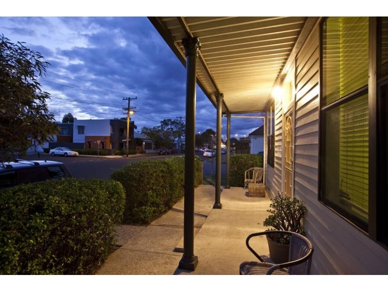 34 Lindsay Street, Hamilton NSW 2303