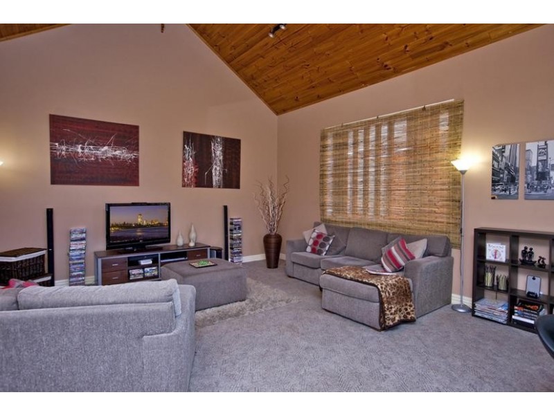 1 & 2/215 Denison Street, Broadmeadow NSW 2292