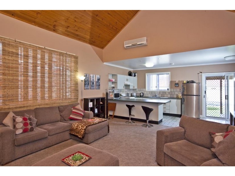 1 & 2/215 Denison Street, Broadmeadow NSW 2292