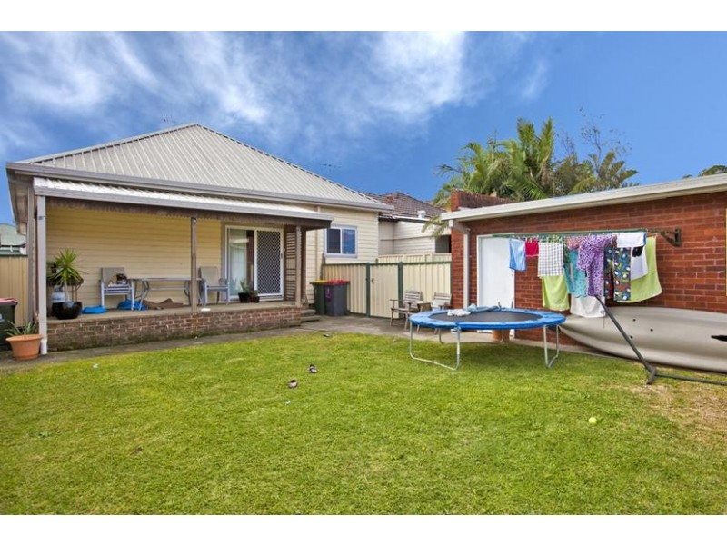 1 & 2/215 Denison Street, Broadmeadow NSW 2292