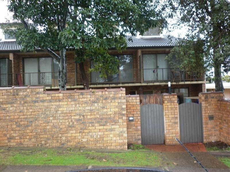 4/10 Kitchener Parade, Newcastle NSW 2300