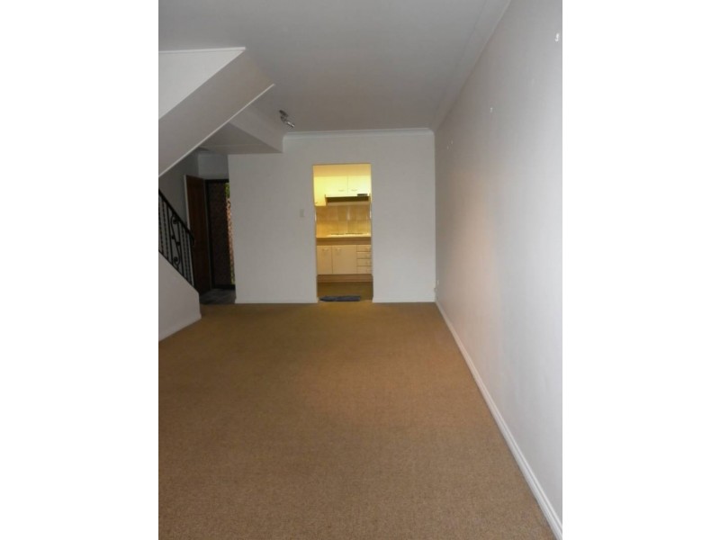 4/10 Kitchener Parade, Newcastle NSW 2300