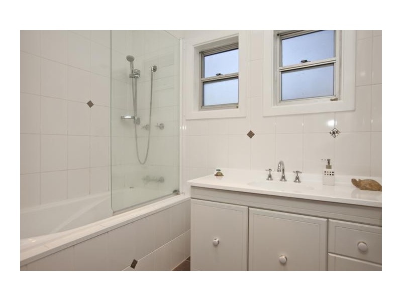 1A The Crescent, Gateshead NSW 2290