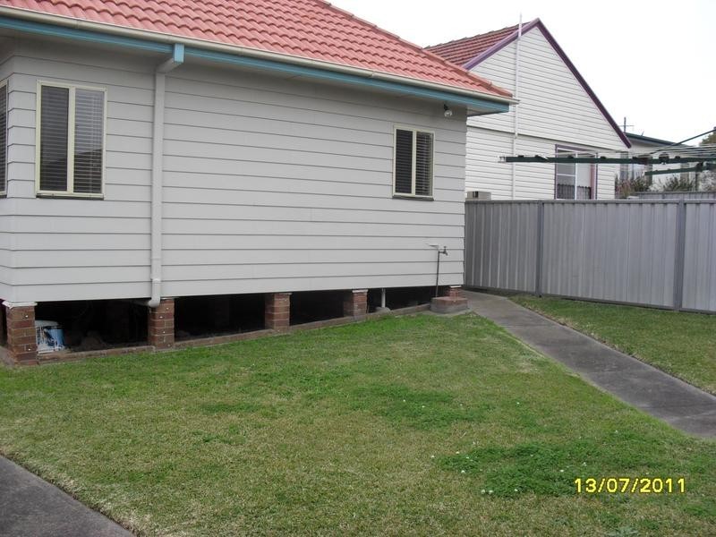 28 Vera Street, Waratah West NSW 2298